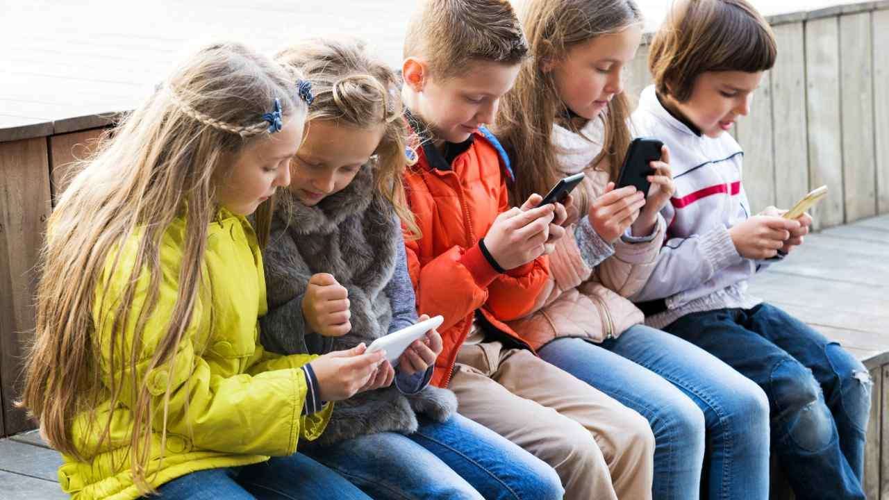 Children in UK Report Online Sextortion Attempts in Record-breaking ...