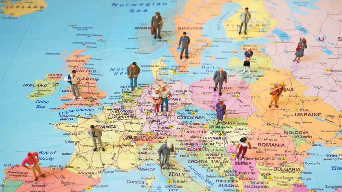 https://dazzlingdawn.com/wp-content/uploads/2023/09/EU-map-and-European-citizens.jpg